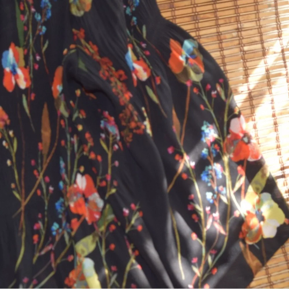 Spense 1x Floral Blouse - Picture 5 of 9